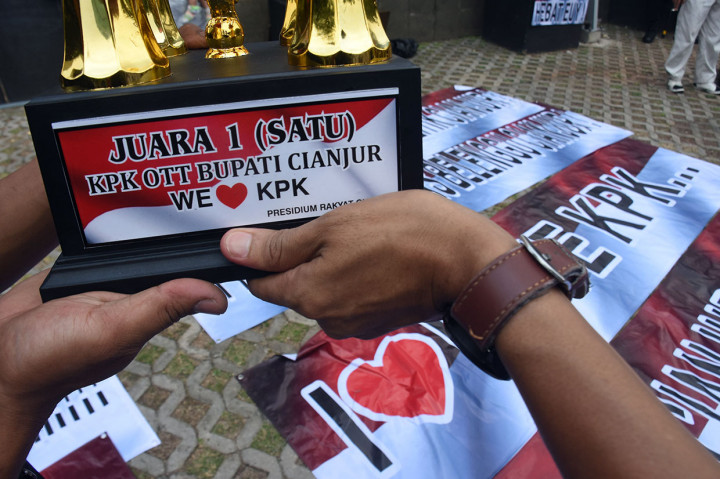 Irvan Rivano telah ditetapkan sebagai tersangka dugaan korupsi pemotongan dana alokasi khusus (DAK) di Pendidikan Kabupaten Cianjur.