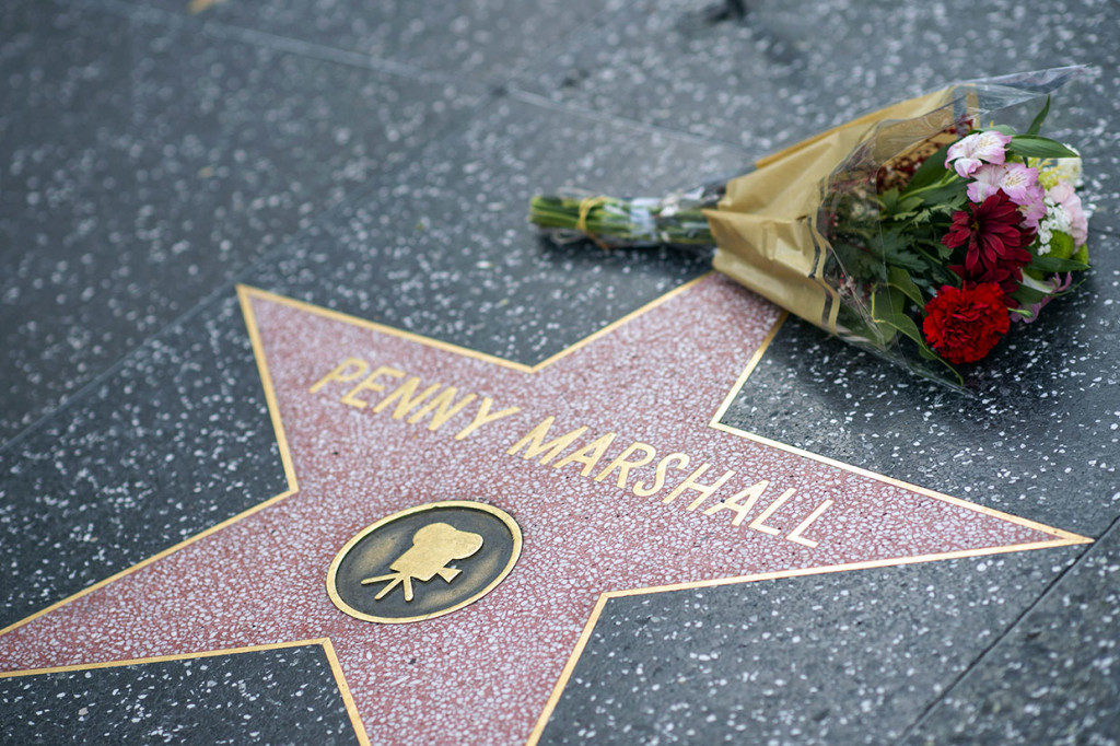 Lahir di New York, Marshall merupakan putri dari produser Tony Marshall. Dia adalah saudara perempuan dari sutradara 'Pretty Woman', Garry Marshall, yang telah meninggal dunia pada 2016.