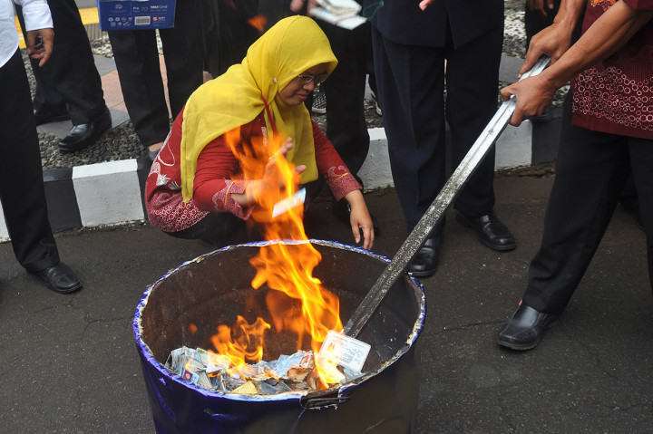 Dinas Kependudukan dan Pencatatan Sipil (Disdukcapil) kabupaten Temanggung memusnahkan sebanyak 30.332 keping KTP elektronik yang sudah tidak berlaku.