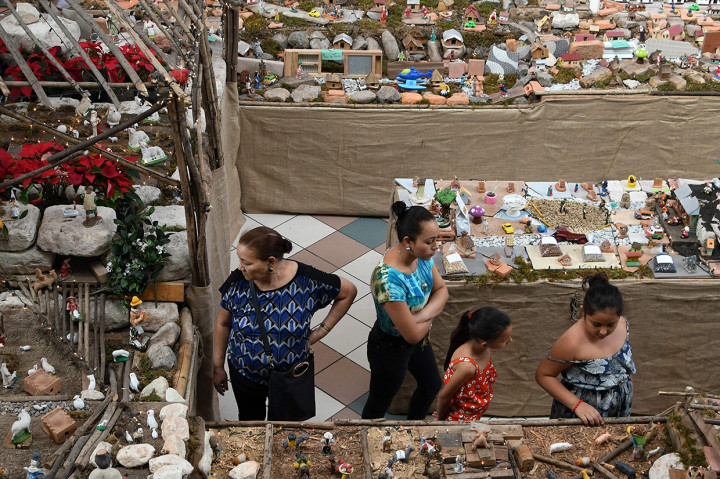 Miniatur ini menceritakan kisah imigran asal Honduras dan negara-negara Amerika Tengah berusaha mencapai Amerika Serikat untuk memenuhi harapan supaya mereka bisa hidup layak.