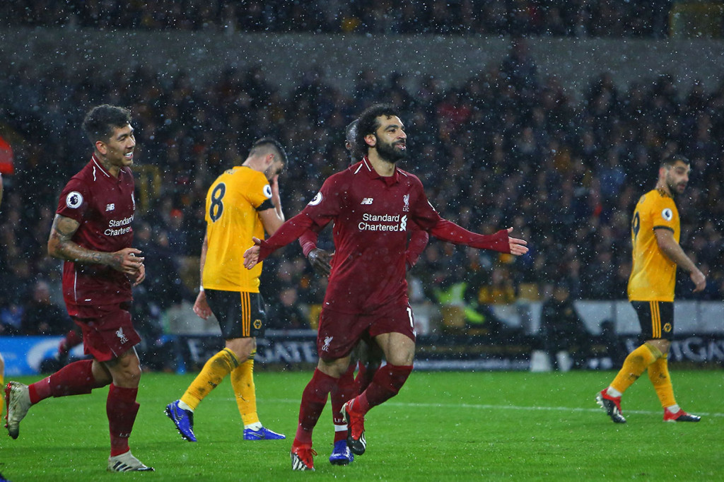 Mohammed Salah membuka keunggulan Liverpool pada menit ke-18, menyambut umpan tarik Fabinho, menyusul situasi tendangan bebas yang tak mampu disapu sempurna oleh barisan pertahanan Wolverhampton.