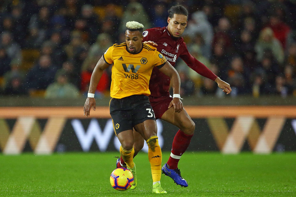 Tertinggal, Wolverhampton terus berupaya membangun serangan untuk mencetak gol balasan, namun Virgil van Dijk tampil prima mengomandoi barisan pertahanan Liverpool untuk meredam gempuran tim lawan.