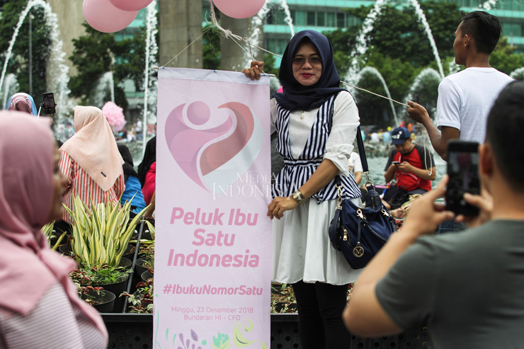Acara yang diselenggarakan oleh Relawan Komunitas Perempuan Keren pendukung Joko Widodo (Jokowi) tersebut diselenggarakan dalam rangka memperingati hari ibu. 