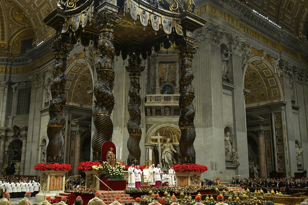 Ini merupakan Natal keenam bagi pria berusia 82 tahun ini sebagai kepala Gereja Katolik Roma.