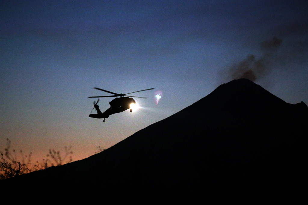 Media lokal menyebut kecelakaan terjadi tak lama usai helikopter terbang dari ibu kota Puebla. 