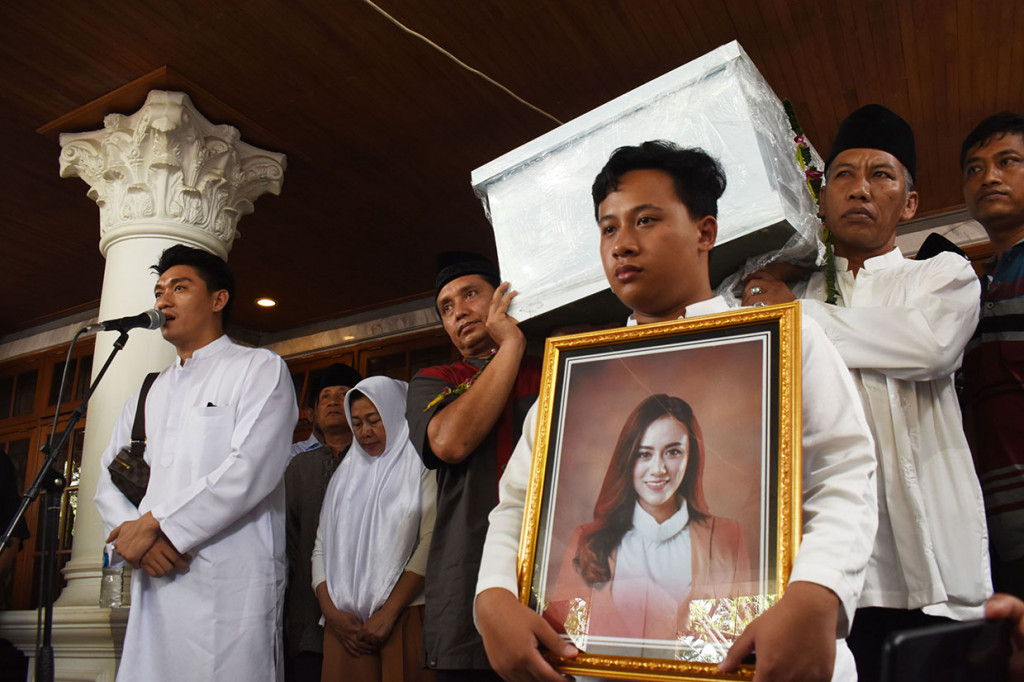 Jenazah Dylan rencananya dimakamkan di TPU Taman Arum, Kelurahan Mangkujayan, Kota Ponorogo, Kabupaten Ponorogo, Jawa Timur.
