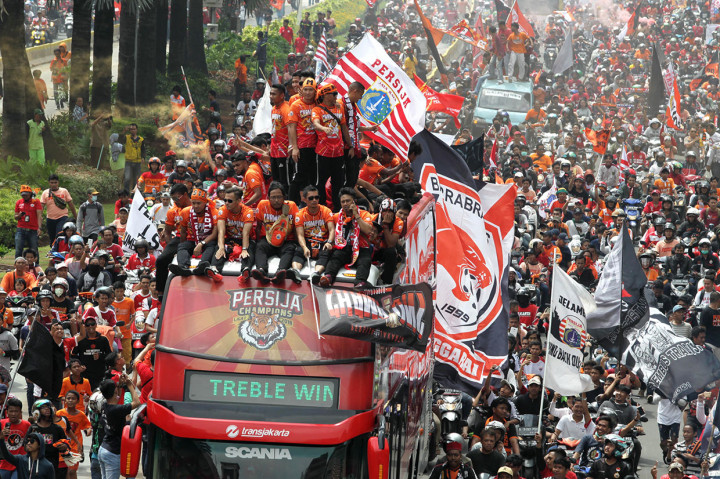 Setelah 17 tahun menanti, Persija Jakarta akhirnya menjadi juara Liga 1 musim 2017/2018. Persija juara setelah menang pada laga terakhir atau pekan ke-34 atas Mitra Kukar dengan skor 2-1, Minggu, 9 Desember 2018. Persija terakhir menyabet juara liga pada musim 2001 lalu. MI/Pius Erlangga