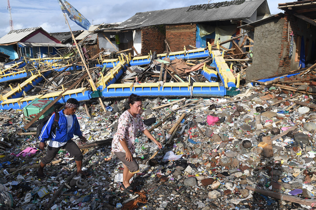 Penetapan masa tanggap darurat tersebut dilakukan setelah bencana tsunami yang menerjang wilayah pesisir Pandeglang dan Serang menelan korban tewas 306 orang berdasarkan data Badan Penanggulangan Bencana Daerah (BPBD) Provinsi Banten hingga Kamis, 27 Desember 2018.