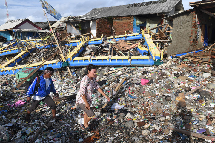 Penetapan masa tanggap darurat tersebut dilakukan setelah bencana tsunami yang menerjang wilayah pesisir Pandeglang dan Serang menelan korban tewas 306 orang berdasarkan data Badan Penanggulangan Bencana Daerah (BPBD) Provinsi Banten hingga Kamis, 27 Desember 2018.