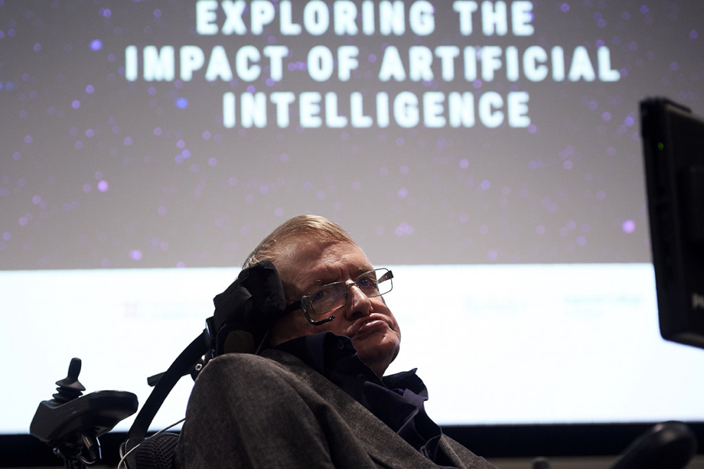Fisikawan ternama asal Inggris Stephen Hawking meninggal dunia pada Rabu, 14 Maret 2018 di usia 76 tahun. Dia baru saja merayakan ulang tahunnya pada 8 Januari 2018 lalu. Beberapa bulan kemudian kursi roda bermotor dan disertasinya terjual seharga USD 1 juta atau sekitar Rp 14,9 miliar dalam lelang. Afp Photo/Niklas Halle'n