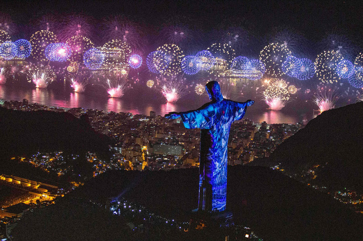 Suasana perayaan tahun baru di Rio De Janeiro, Brazil. Afp Photo/Fernando Maia
