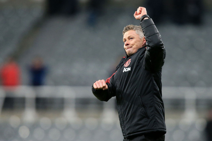 Sementara bagi pelatih sementara Ole Gunnar Solskjaer, kemenangan ini membawa dirinya menyamai rekor Sir Matt Busby bersama Setan Merah, setelah mampu meraih empat kemenangan beruntun dalam debutnya menangani klub tersebut.