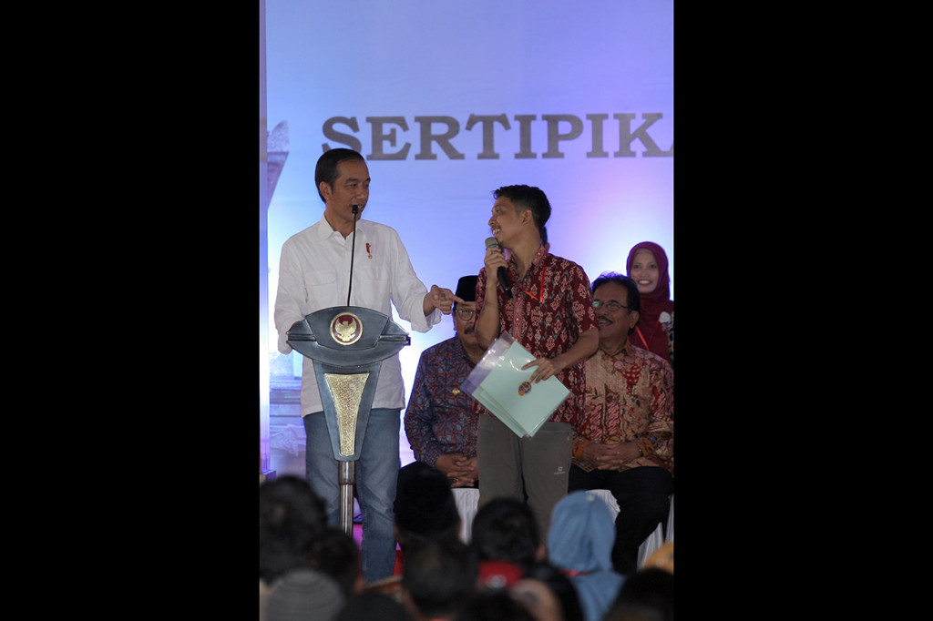 Penyerahan 2.500 sertifikat kepada warga didaerah itu merupakan bagian dari program pemerintah dalam hal penerbitan sertifikat bagi takyat yang pada tahun 2019 ini ditargetkan sebanyak 9 juta sertifikat lagi dirampungkan. 
