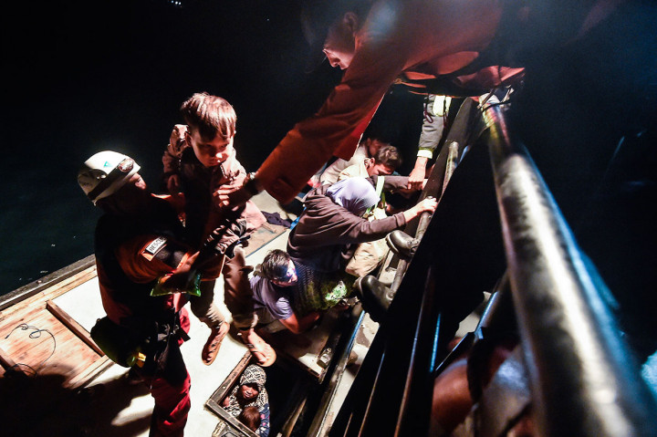 Setelah misi pertama selesai, KRI Torani 860 melanjutkan perjalanan misi kedua ke Pulau Sebuku untuk mengirim bantuan. Tetapi sesampainya di pulau itu, mereka malah mendapatkan misi baru yaitu untuk mengevakuasi warga yang terjebak.