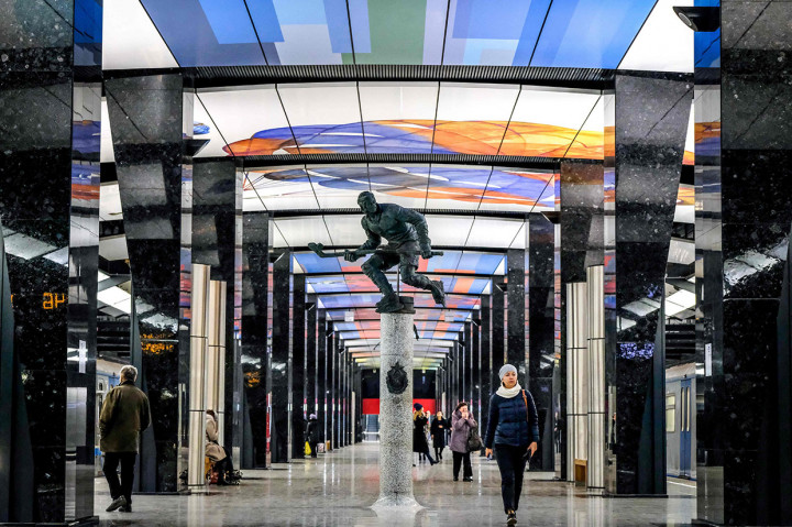 Pemerintah Moskow kemudian mengambil terobosan besar dengan mengizinkan arsitek luar untuk membuat desain ulang beberapa stasiun baru dalam sebuah kompetisi. Nantinya pemenang kompetisi akan dipilih publik lewat saluran telepon. 