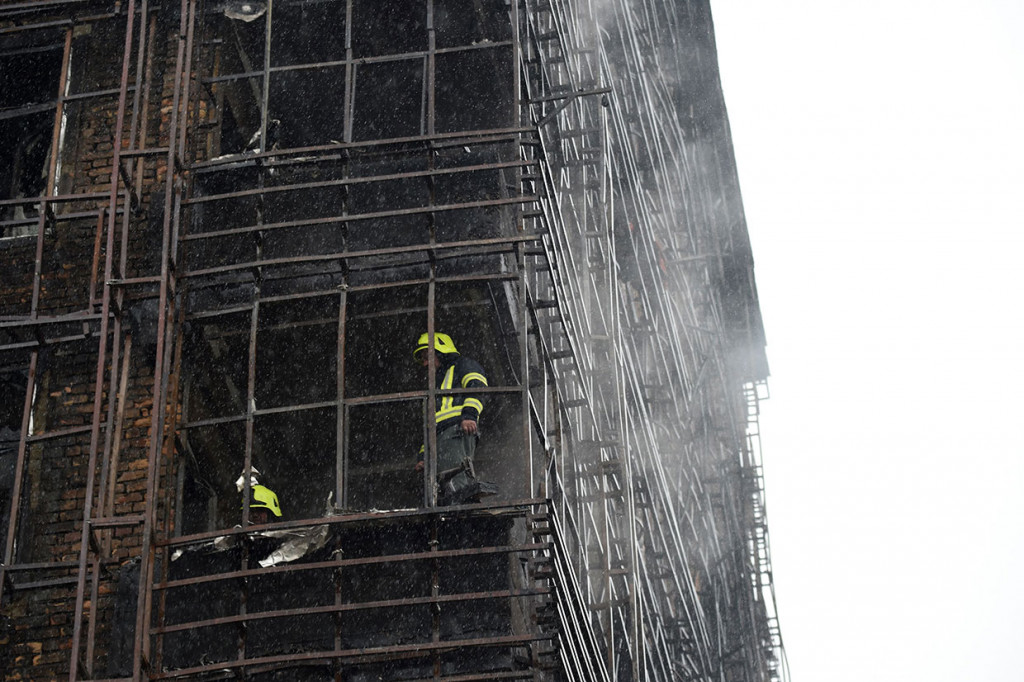 Sedikitnya 3 orang tewas dan 27 lainnya luka-luka akibat kejadian tersebut. Enam wanita dalam kondisi kritis di rumah sakit.