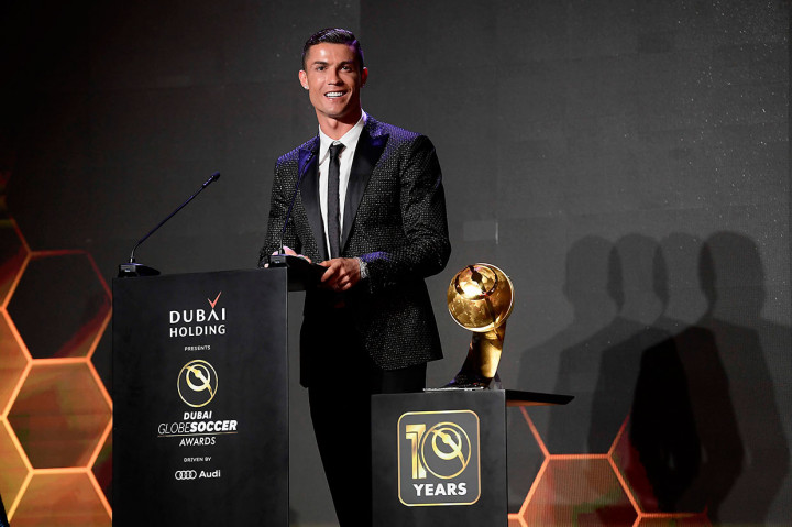 Bagi CR7, ini merupakan gelar kelima Pemain Terbaik Dunia versi Globe Soccer Awards. Ini juga jadi gelar ketiganya secara beruntun.