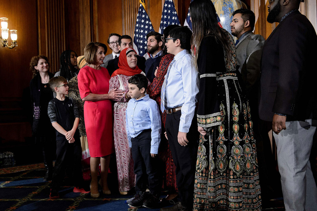 Tlaib menjadi perempuan pertama Palestina yang terpilih ke Kongres AS dan bergabung dengan Ilhan Omar dari Minnesota sebagai dua perempuan Muslimah pertama yang terpilih menjadi anggota Dewan Legislatif AS.