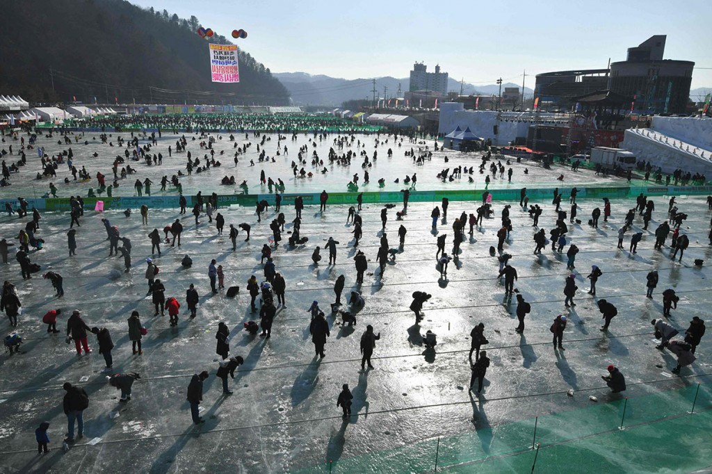 Panitia menargetkan festival selama tiga minggu tersebut menarik hingga satu juta orang untuk berkunjung.