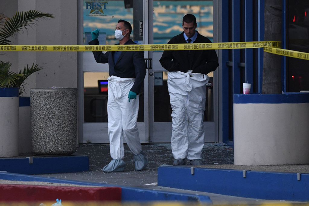 Polisi investigasi penembakan di arena bowling Gable House Bowl.