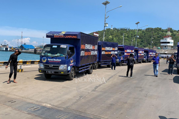 DPW Partai NasDem Jawa Timur memberangkatkan 38 Truk bantuan sembako yang diterima dari Warga Jatim untuk Korban Tsunami Lampung dan Banten.
