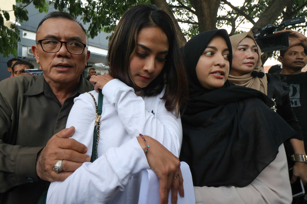 Lebih lanjut, Vanessa juga mengaku bahwa kesalahan dan kekhilafan yang ia lakukan telah merugikan banyak orang. Selama menjalani proses pemeriksaan, Vanessa juga mengaku diperlakukan dengan baik oleh penyidik Polda Jatim. 