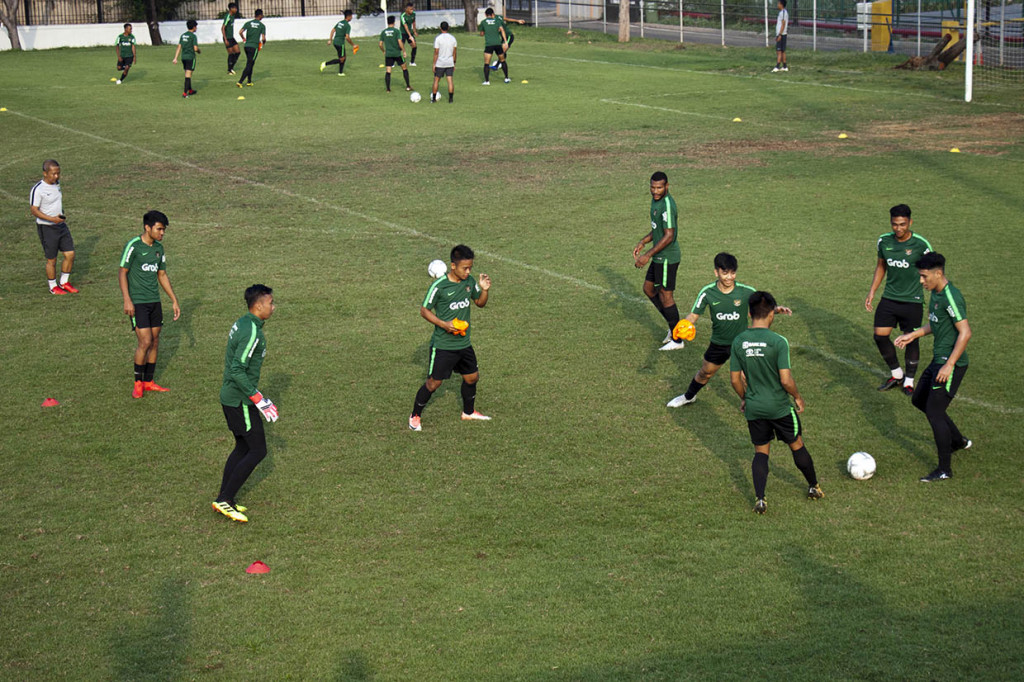 Namun, lima pemain berhalangan hadir karena diantaranya masih membela klub tempat mereka bermain di luar negeri.
