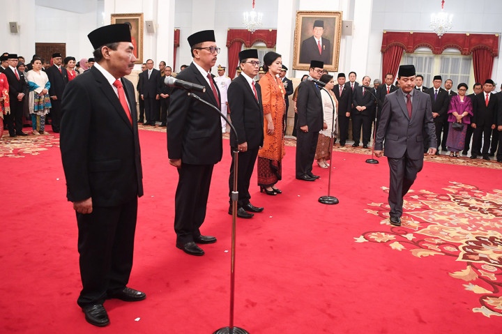 Tujuh anggota LPSK periode 2018-2023 yakni Hasto Atmojo Suroyo, Brigjen Pol (Purn) Achmadi, Antonius Prijadi Soesilo Wibowo, Edwin Partogi Pasaribu, Livia Istania DF Iskandar, Maneger Nasution dan Susilaningtias mengucapkan sumpah jabatan untuk menjalankan tugas dalam rangka melindungi saksi dan korban.