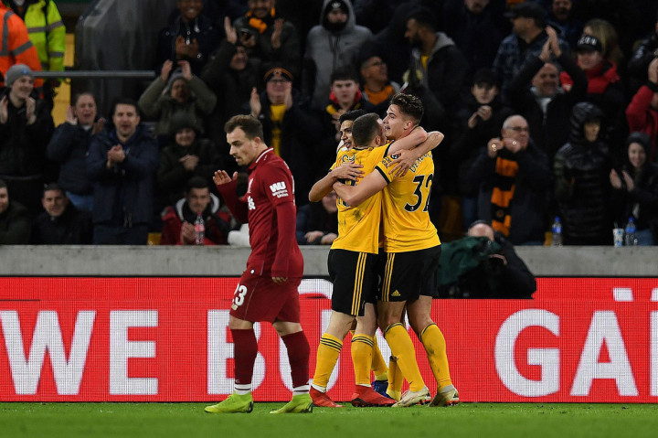 Tuan rumah berhasil memimpin pada menit ke-38 lewat gol Jimenez. Berawal dari umpan balik James Milner kepada Fabinho yang berhasil dipotong Diogo Jota, bola diteruskan kepada Jimenez yang berlari bebas tanpa kawalan di sisi kanan sebelum merangsek ke dalam kotak penalti dan melepaskan tendangan terarah ke area tiang jauh.
