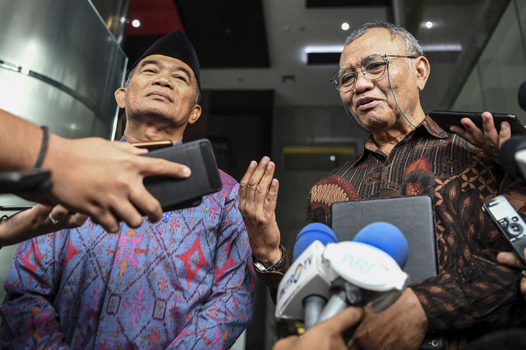 Menurut KPK, penyimpangan dana pendidikan jumlahnya kecil, namun terjadi di banyak daerah. Untuk mencegah itu, salah satu hal yang bakal dilakukan adalah merancang sistem agar Kemendikbud bisa mengawasi penggunaan anggaran di daerah.