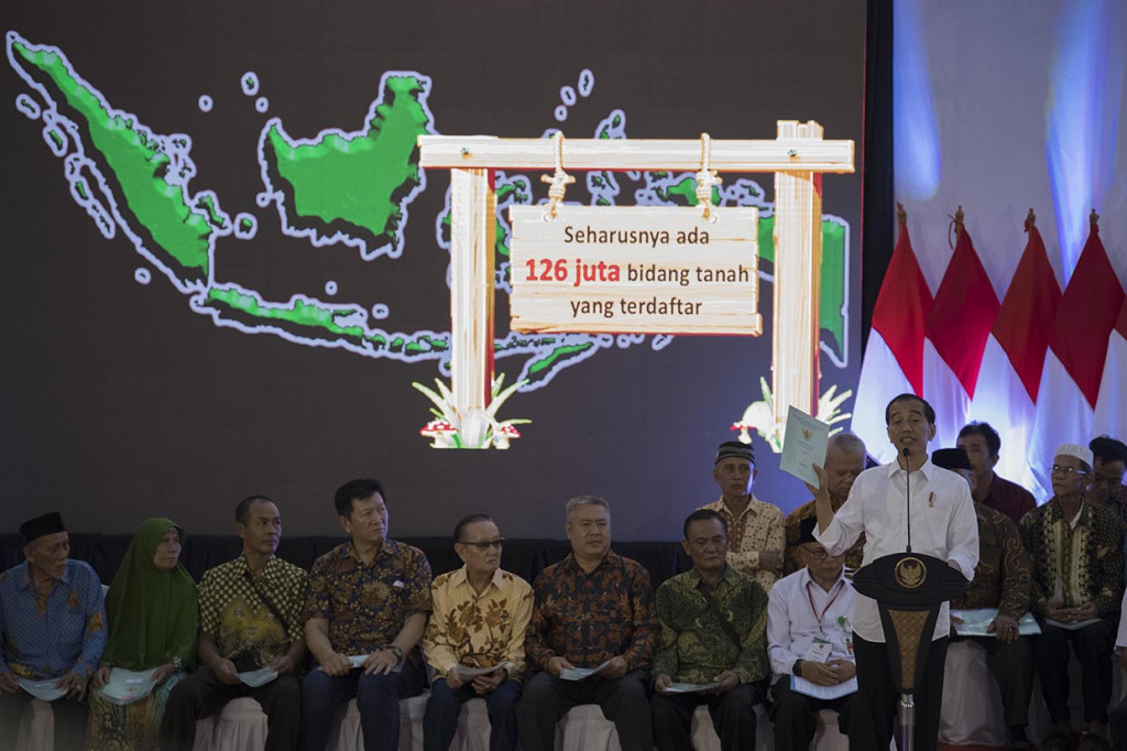 Dalam sambutannya, Jokowi menegaskan pentingnya kepemilikan sertifikat tanah. Penggalakan program pembagian sertifikat ini untuk mencegah maraknya sengketa atas tanah. Menurut Jokowi, ada 126 juta bidang tanah yang memiliki sertifikat di seluruh Indonesia. Tapi, baru 46 juta bidang tanah yang memiliki sertifikat.