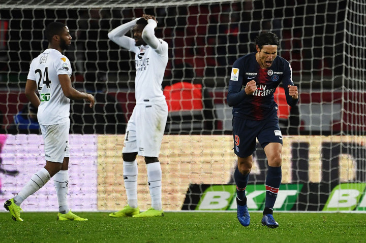 Tim tamu mendapat peluang emas untuk unggul terlebih dahulu setelah mendapat hadiah penalti pada menit ke-61. Namun eksekusi Marcus Thuram masih melambung di atas mistar gawang  Alphonse Areola.