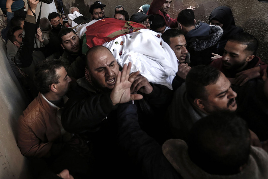 Amal Mustafa Taramsi meninggal akibat diterjang peluru di kepalanya oleh pasukan Israel yang menyerang orang Palesatina yang ikut dalam Pawai Akbar Kepulangan di Jalur Gaza, Jumat, 11 Januari 2019. Sementara itu 14 orang lainnya cedera dan dirawat di rumah sakit.
