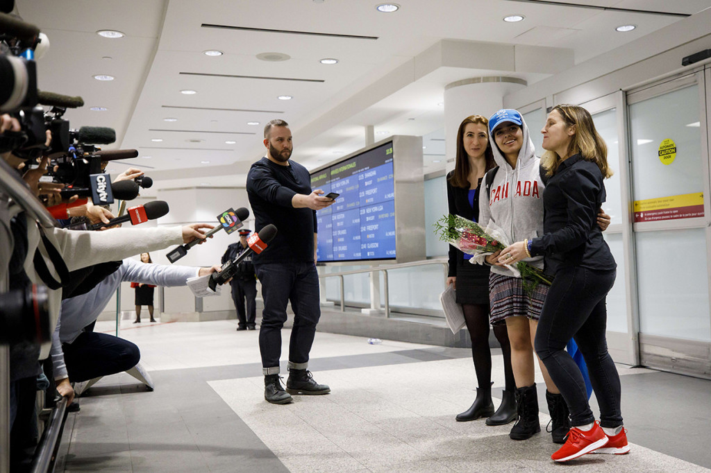 Menteri Luar Negeri Kanada Chrystia Freeland memperkenalkan remaja itu sebagai 'orang Kanada baru yang sangat berani'. Dia mengatakan Rahaf lelah dari cobaan dan perjalanan panjangnya.
