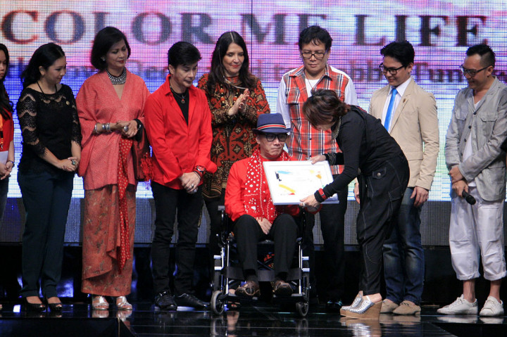 Robby diketahui mengidap sakit akibat stroke sejak beberapa tahun lalu. Dalam Jakarta Fashion Week 2012, sejumlah perancang busana menggelar peragaan busana yang karyanya didedikasikan bagi Robby yang kala itu sedang sakit. Antara Foto/Agus Apriyanto