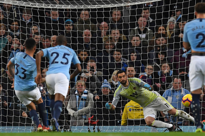 City memperoleh hadiah tendangan penalti setelah Raheem Sterling dijatuhkan Ryan Bennett pada menit ke-38. Jesus yang menjadi eksekutor dengan dingin mengecoh Patricio untuk menggandakan keunggulan City.