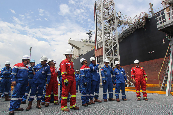 PT. Pertamina (Persero) melaksanakan lifting perdana minyak mentah jenis Sumatran Light Crude (SLC) dan Duri Crude (DC) milik PT. Chevron Pacific Indonesia (CPI) yang dihasilkan dari Blok Rokan. Pembelian minyak mentah itu bertujuan memenuhi kebutuhan kilang dalam negeri dan sebagai upaya untuk memenuhi ketahanan energi nasional.
