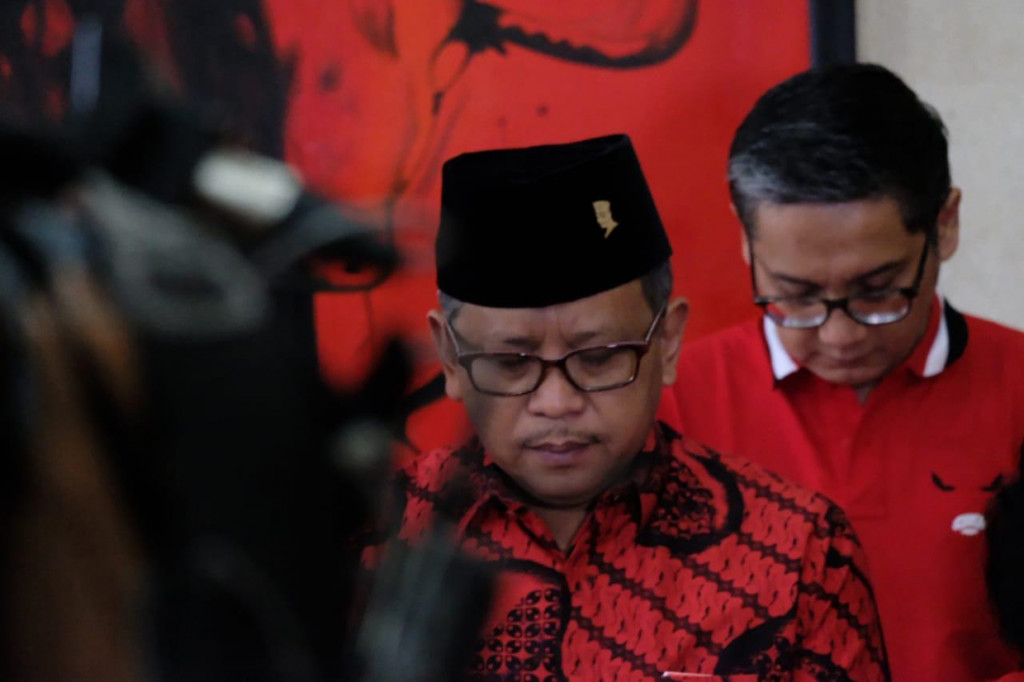 Menurut Hasto Kristiyanto, partai politik berlambang banteng Bermoncong Putih itu ingin menjaga dominasi PDIP, juga kepercayaan warga yang mayoritas memilih Jokowi, saat Pilkada 2012 dan Pemilu 2014.