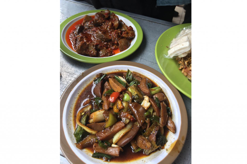 Hasto memaparkan, berdasarkan penelitian, jengkol sangat berkhasiat mencegah jantung koroner, diabetes, mag, bermanfaat bagi penguatan tulang gigi, meningkatkan protein, dan menstabilkan organ vital pada tubuh. 