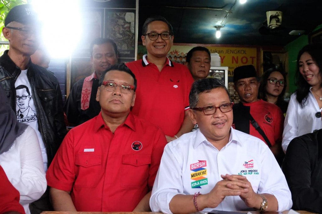 Hasto juga mengatakan pesan dari Capres no urut 01 Jokowi- Ma’ruf Amin “Nikmati cita rasa menu nusantara, gelorakan kebanggaan bangsa dengan cara sederhana”.
