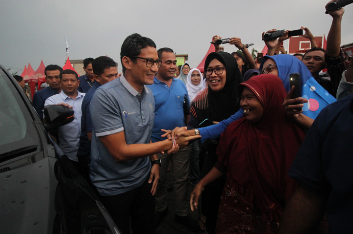 Kunjungan tersebut dalam rangka dialog dan menyerap aspirasi para nelayan dan pelaku UMKM di kawasan itu.