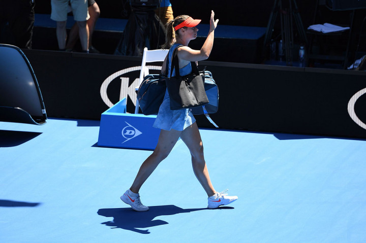 Petenis Rusia Maria Sharapova harus angkat koper dari ajang Australia Terbuka 2019 setelah dikalahkan petenis tuan rumah Ashleigh Barty.