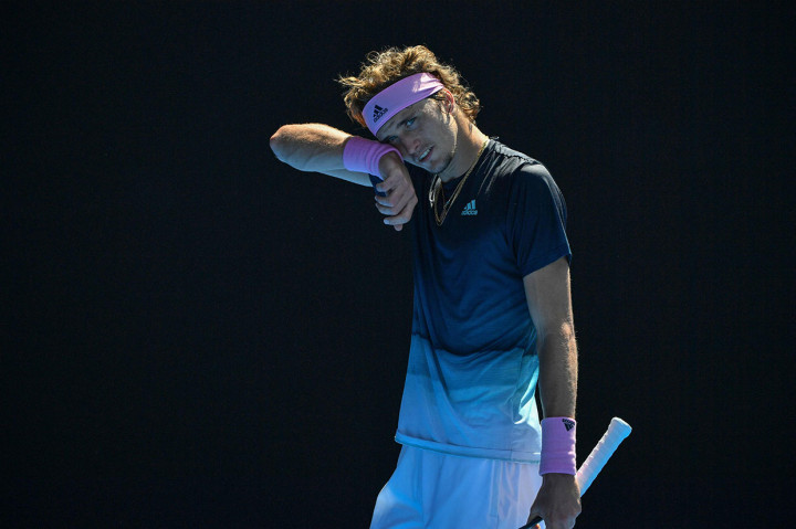 Pukulan Zverev yang sebelumnya menang pada final ATP 2018, dipatahkan sebanyak enam kali oleh Raonic dalam dua set pertama sebelum akhirnya berhasil mengunci kemenangannya kurang dari dua jam dalam pertandingan keempatnya di set ketiga yang sengit itu.