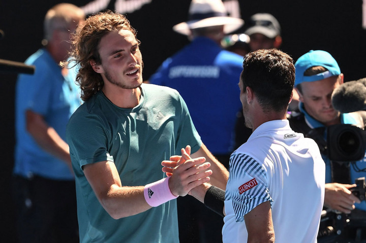 Unggulan ke-14 tersebut melaju ke empat besar setelah menundukkan Roberto Bautista Agut (Spanyol) dengan skor 7-5 4-6 6-4 7-6(2).