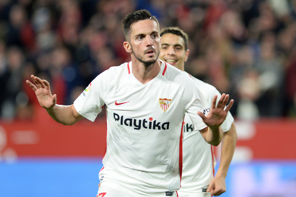 Tuan rumah akhirnya berhasil memecah kebuntuan lewat tendangan keras Pablo Sarabia menyambut umpan silang Quincy Promes pada menit ke-58.