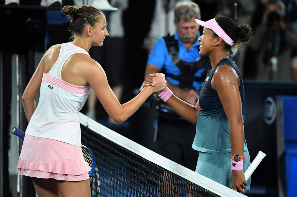 Petenis berusia 21 tahun itu mengalahkan unggulan ketujuh Karolina Pliskova 6-2, 4-6, 6-4 untuk mencapai final Grand Slam kedua berturut-turut, setelah kemenangannya atas Serena Williams pada AS Terbuka tahun lalu.