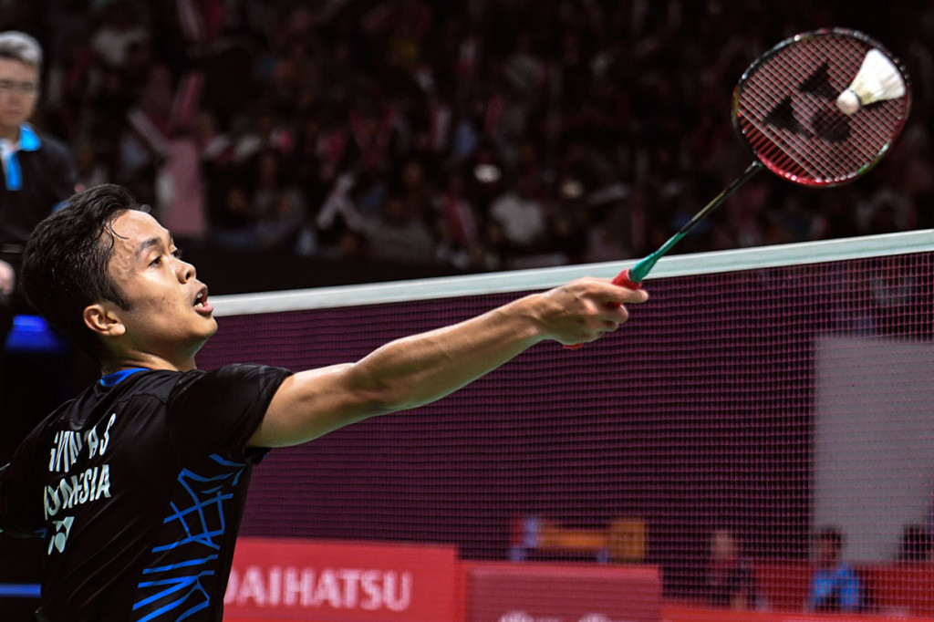 Di laga perempat final Ginting akan menghadapi unggulan pertama Kento Momota yang mengalahkan Hans-Kristian Vittinghus (Denmark) dengan skor 21-18, 22-20.