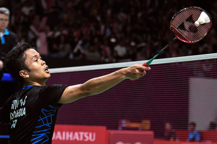 Di laga perempat final Ginting akan menghadapi unggulan pertama Kento Momota yang mengalahkan Hans-Kristian Vittinghus (Denmark) dengan skor 21-18, 22-20.