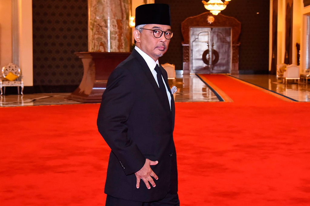 Sultan Pahang Sultan Abdullah ibni Sultan Ahmad Shah terpilih sebagai Raja Malaysia menggantikan Sultan Muhammad V yang mengundurkan diri sebagai Yang di-Pertuan Agong ke-15 terhitung 6 Januari 2019 lalu, setelah memegang tampuk pemerintahan negara sejak 13 Desember 2016.