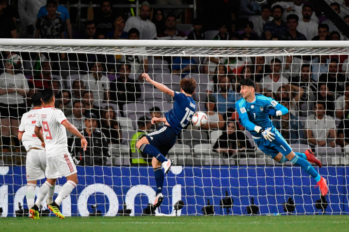Setelah imbang tanpa gol di babak pertama, Jepang berhasil memecah kebuntuan lewat Yuya Osako pada menit ke-56. Gol bermula dari umpang silang Takumi Minamino. Osako kemudian menyambutnya dengan sundulan. Jepang unggul 1-0.
